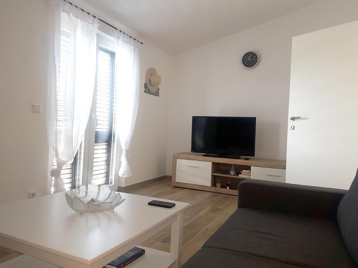 Villa Niva Vir Exteriör bild