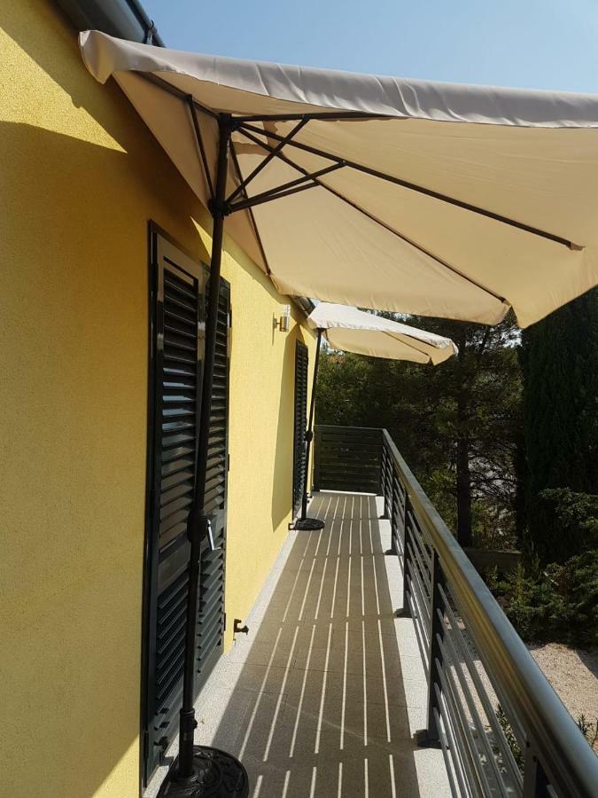 Villa Niva Vir Exteriör bild